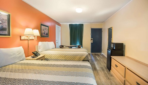 Standard Room, 2 Double Beds, Smoking (Ground Floor)