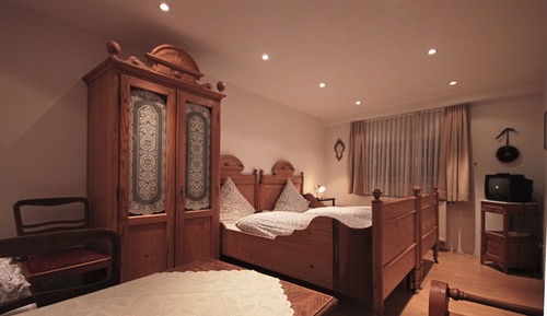 Classic Triple Room, Private Bathroom