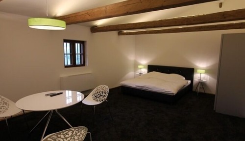 Apartment (Green)