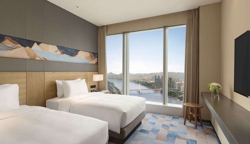 Room, 2 Twin Beds, River View