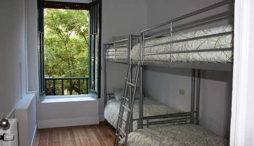 Shared Dormitory, Mixed Dorm, Shared Bathroom (1 bed in 4 Bed Room)