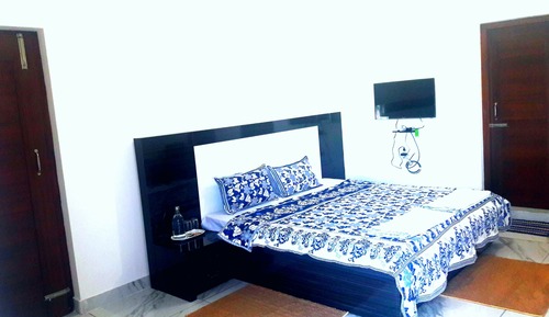 Deluxe Double or Twin Room, 1 Double Bed, Smoking, Mountain View