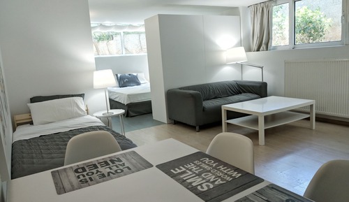 Economy Apartment (I5)
