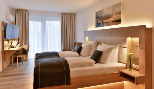 Deluxe Double Room, Garden View