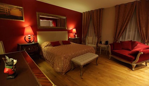 Double Room (Theatrale)