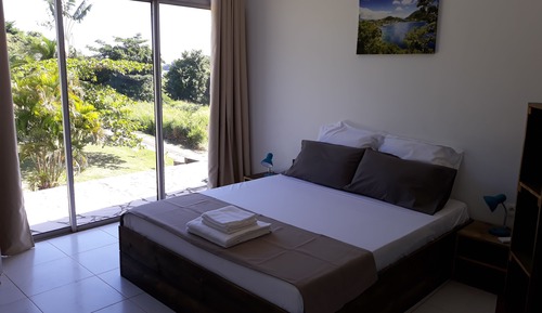 Panoramic Studio, 1 Queen Bed, Partial Ocean View