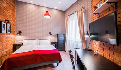 Deluxe Studio