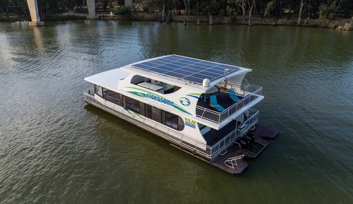 Ruby Luxury (12 berth houseboat)