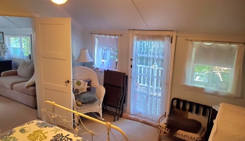 Comfort Cottage, Private Bathroom, Ocean View (Bay Cottage)