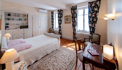 Double Room (Versailles)