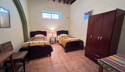 Twin Room, 2 Twin Beds, Shared Bathroom