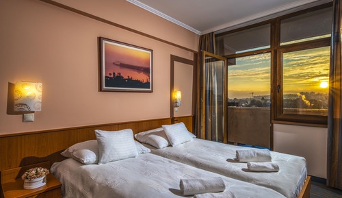 Classic Apartment, Multiple Beds, City View