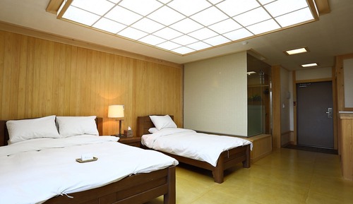 Standard Room (Bed, Free Nature Park)