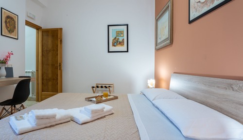 Deluxe Triple Room, Jetted Tub