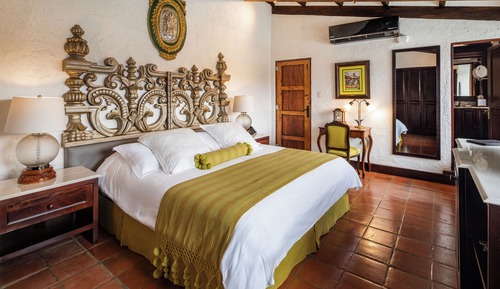 Suite,1 King Bed, No. 6  & 11 