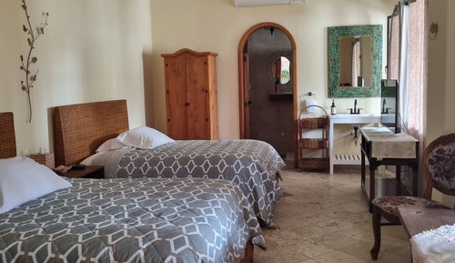 Standard Room, 2 Queen Beds, Refrigerator, Courtyard View