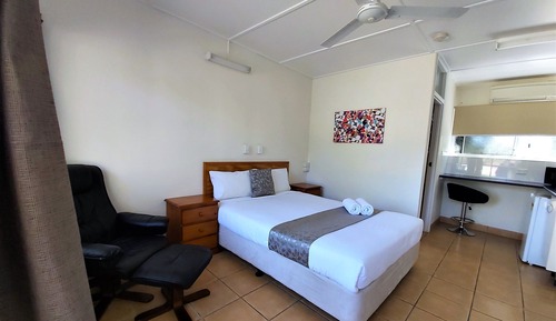 Deluxe Queen Room