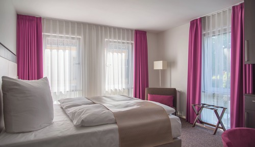 Premium Double Room, Partial Lake View