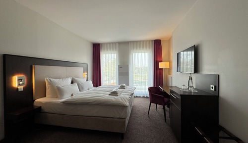 Premium Double Room, Balcony, Partial Lake View