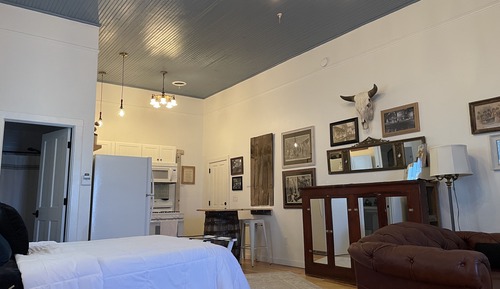 Deluxe Studio Suite, 1 Queen Bed