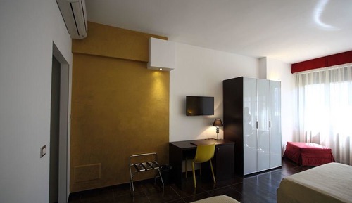 Deluxe Triple Room (302)