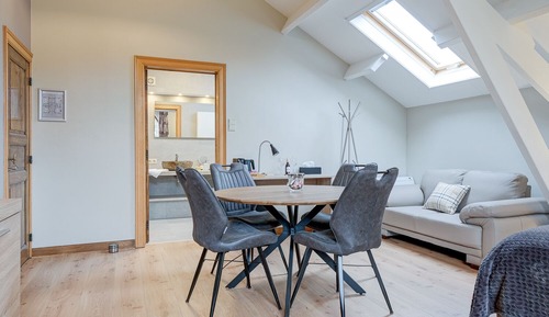 Family Room, Garden View (1)