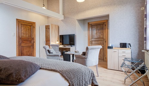 Deluxe Double or Twin Room (4)