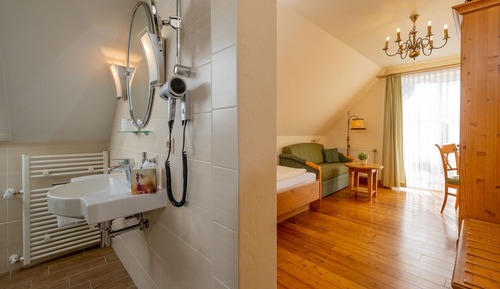 Classic Single Room, 1 Large Twin Bed, Non Smoking, Allergy Friendly