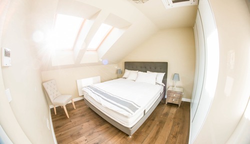 Premium Apartment, 1 Queen Bed with Sofa bed, Smoking, City View