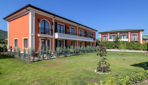 Deluxe Villa (6+2)