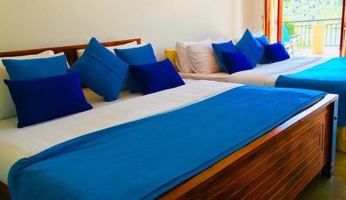Family Room, 2 Queen Beds, Non Smoking, Mountain View