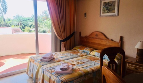 Studio, 2 Twin Beds, Balcony