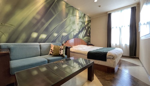 Standard Queen Room