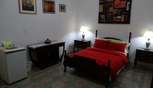 Deluxe Suite, 1 Queen Bed