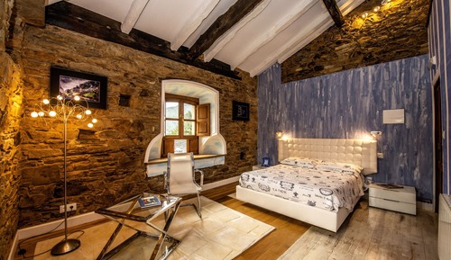 Double Room, Hot Tub (Balcony - O cuarto de Rogelia)