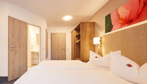 Deluxe Double Room, 1 Queen Bed, Non Smoking, Park View