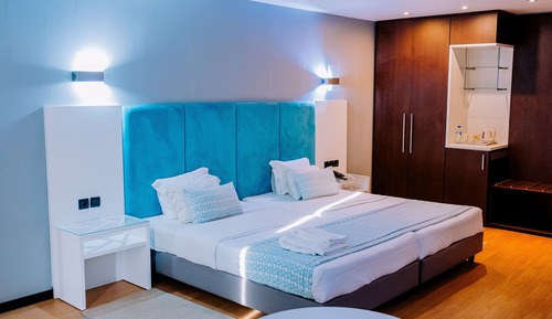 Standard Twin Room, Canal View