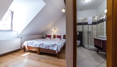 Standard Double Room, 1 Queen Bed, Non Smoking, Courtyard View