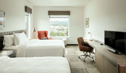 Room, 2 Queen Beds, River View