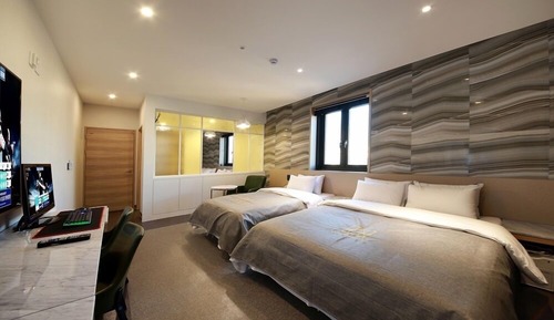 Premium Twin Room
