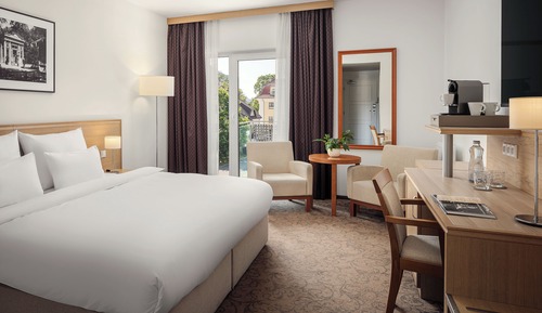 Classic Room, 1 Queen Bed, Balcony