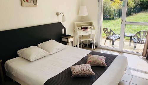 Double or Twin Room, 1 Queen Bed, Non Smoking, Pool View