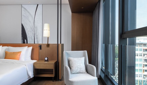 Executive Suite, 1 King Bed, River View