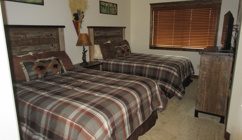 Queen Room with Kitchenette