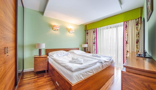 Apartment (C 52)