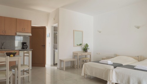Studio, 2 Twin Beds, Pool View