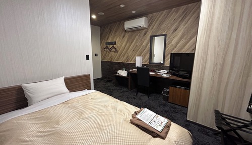 Premier Single Room, Non-Smoking, 15 ft2 Bed width 1400mm