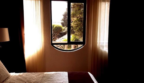 Standard Room, 1 Queen Bed, Garden View (Louie)