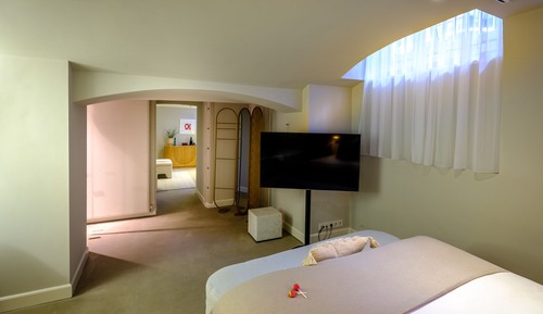 Suite (In souterrain + xl spa bath)