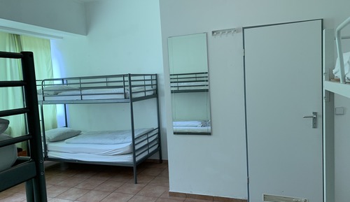 Room, Non Smoking (6 Beds)